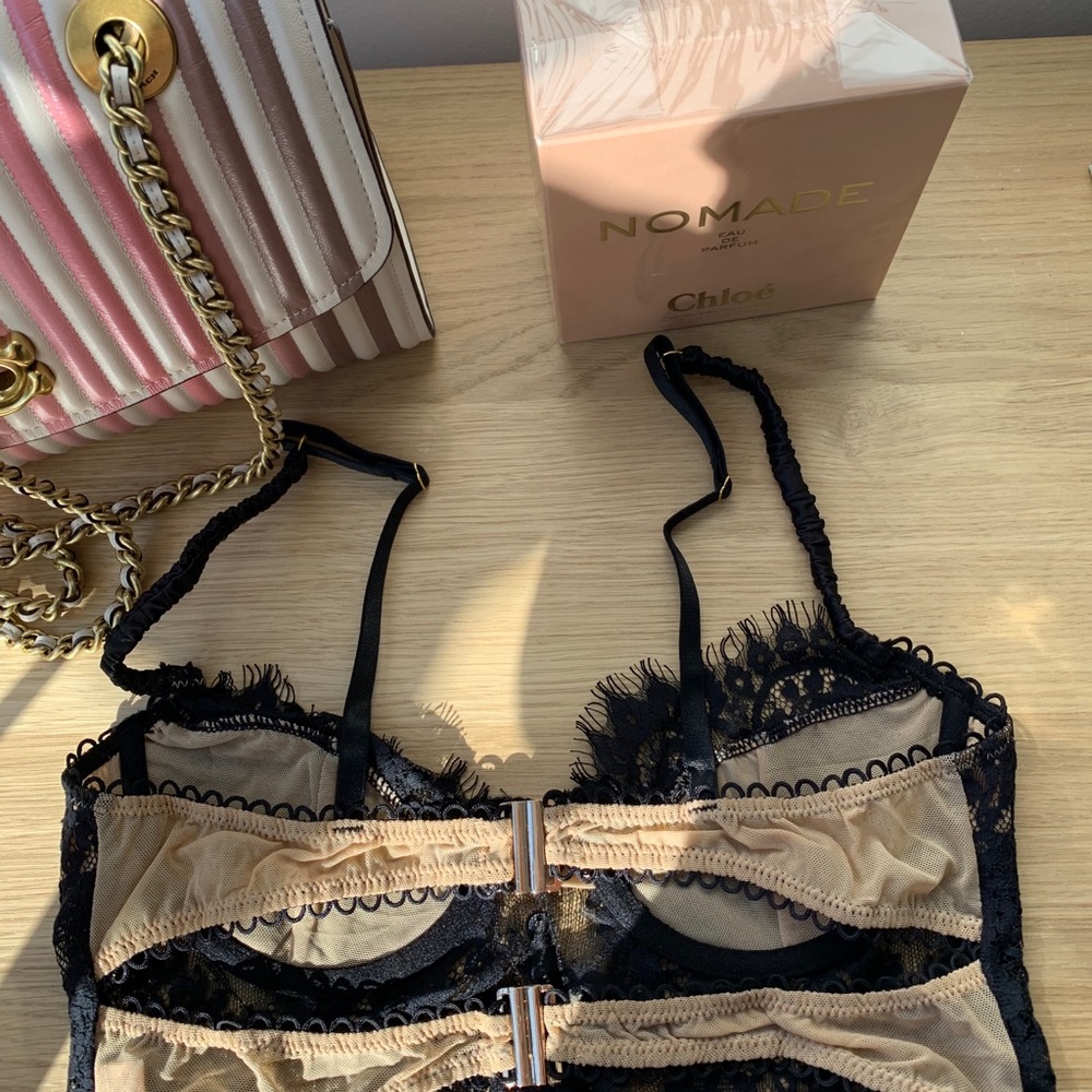 Eyes lashes bandage bra - Picture 4 of 4